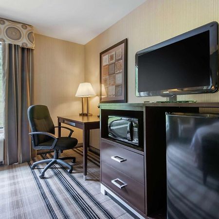 Hampton Inn Мийдвил Екстериор снимка