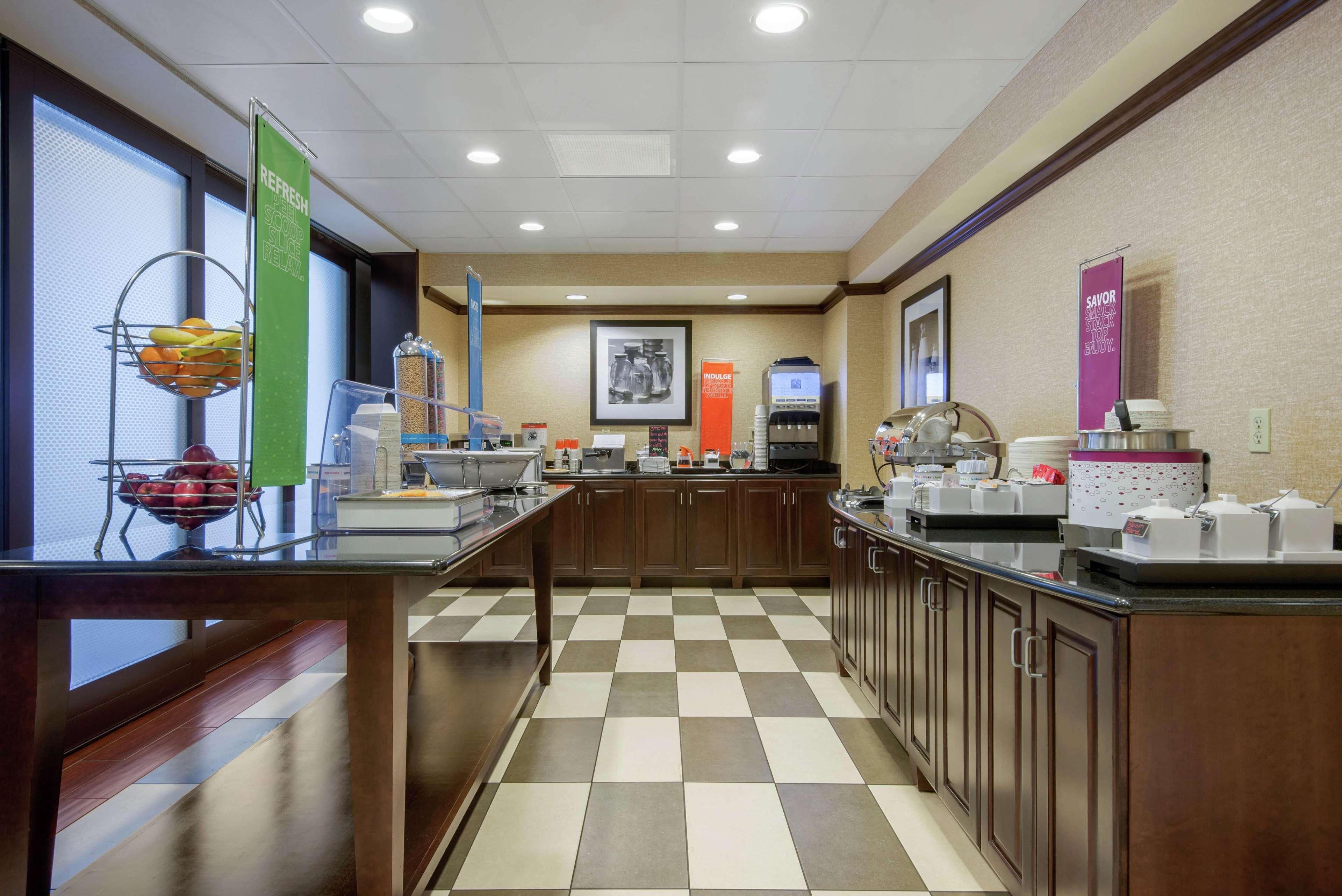 Hampton Inn Мийдвил Екстериор снимка