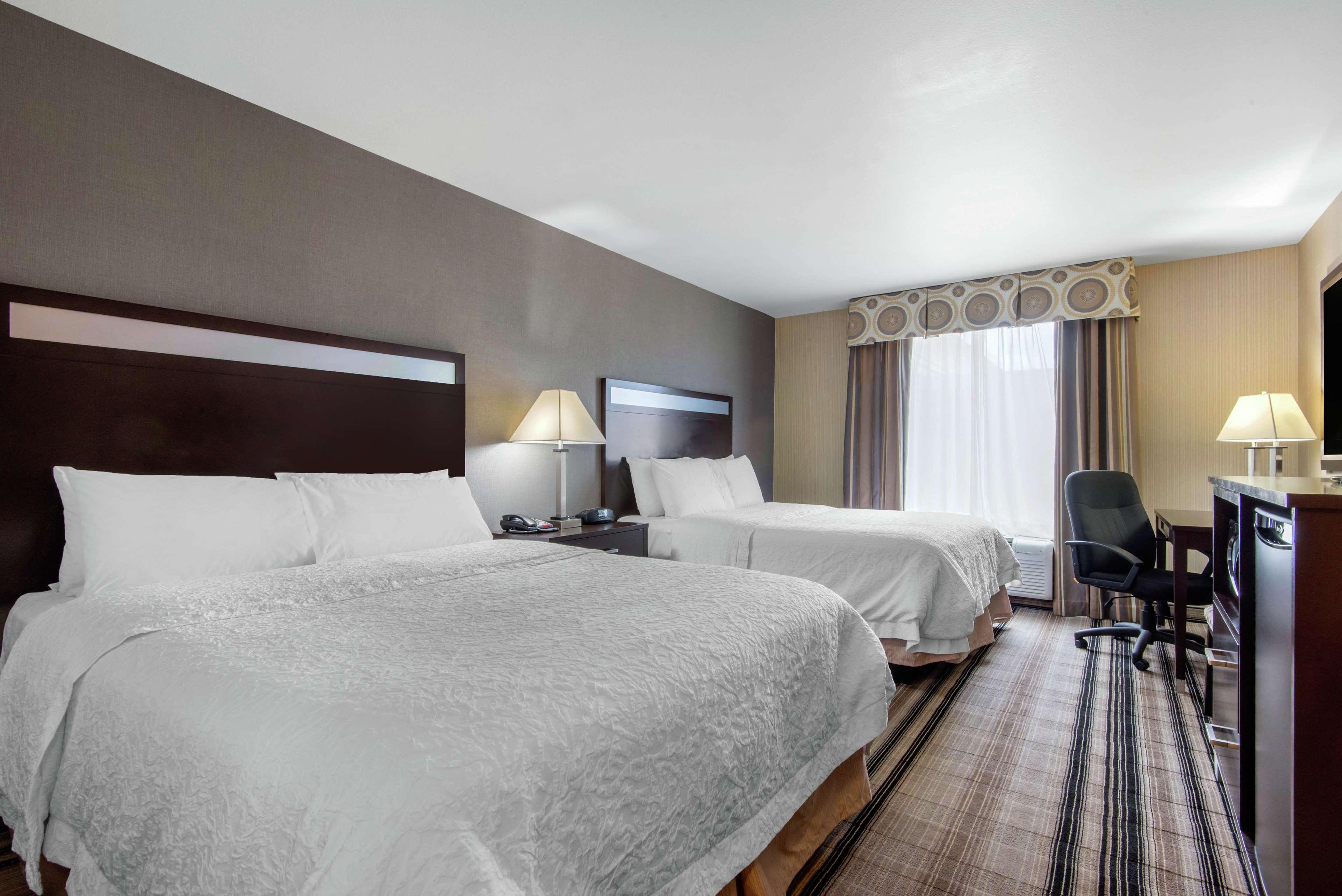 Hampton Inn Мийдвил Екстериор снимка