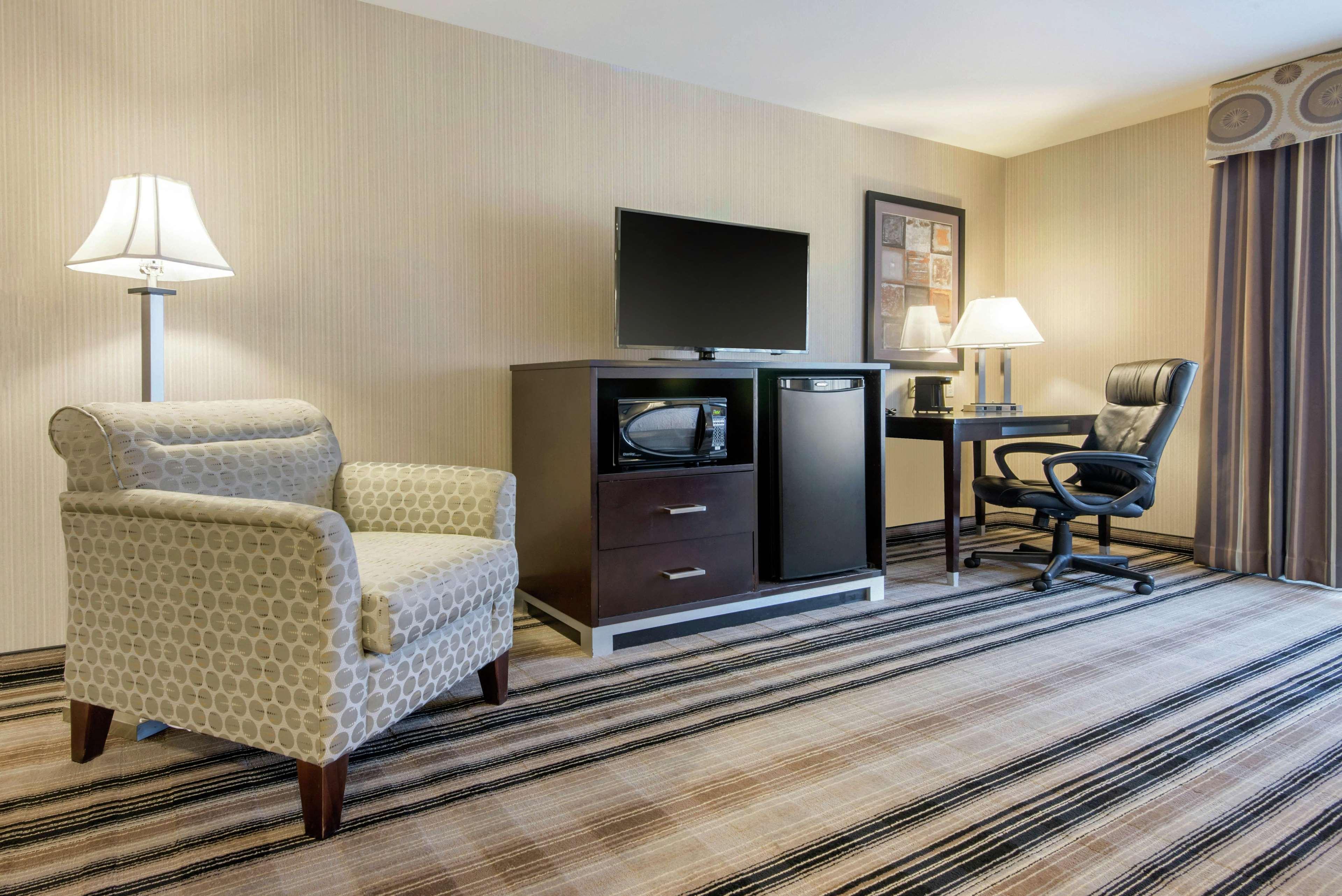 Hampton Inn Мийдвил Екстериор снимка