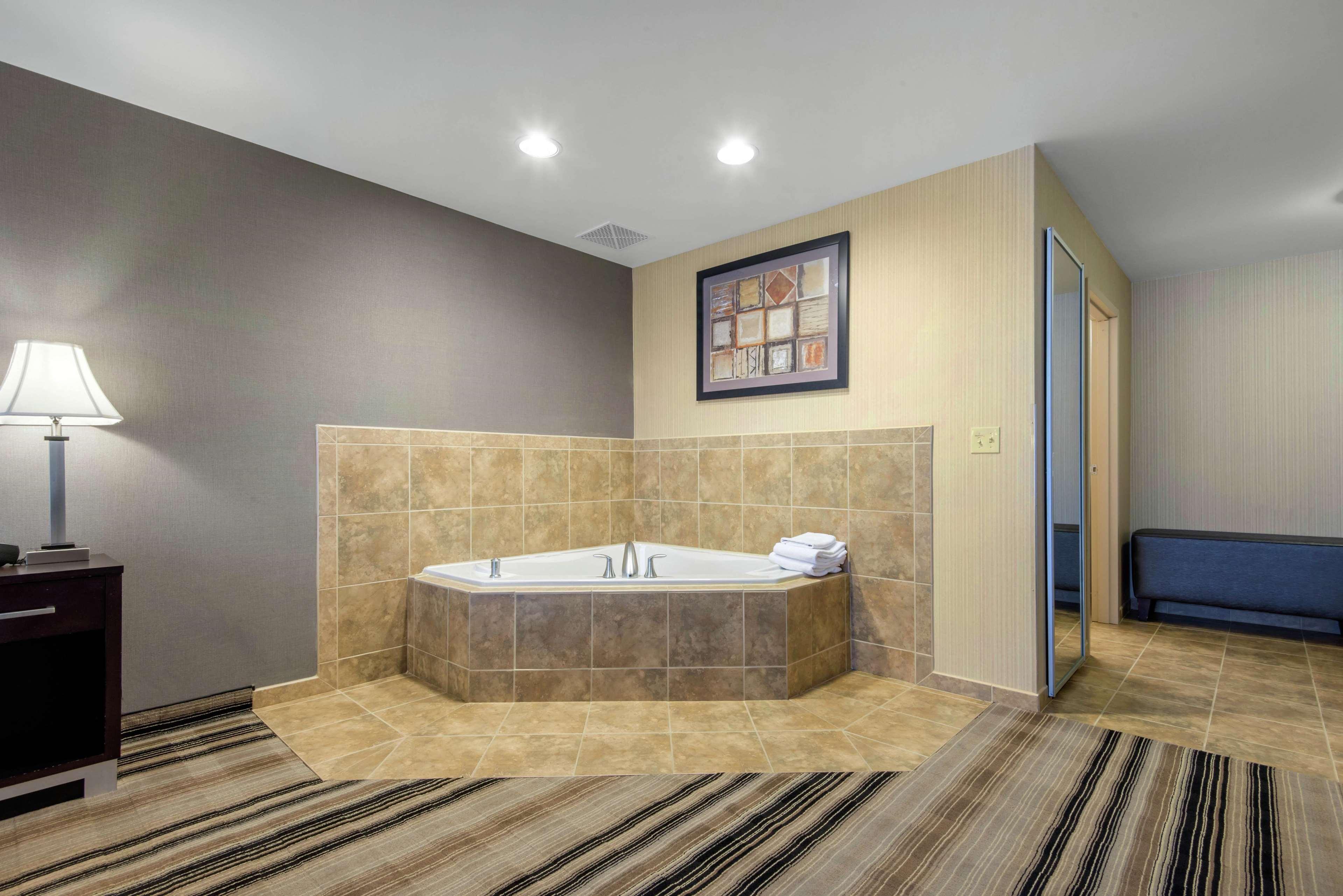 Hampton Inn Мийдвил Екстериор снимка