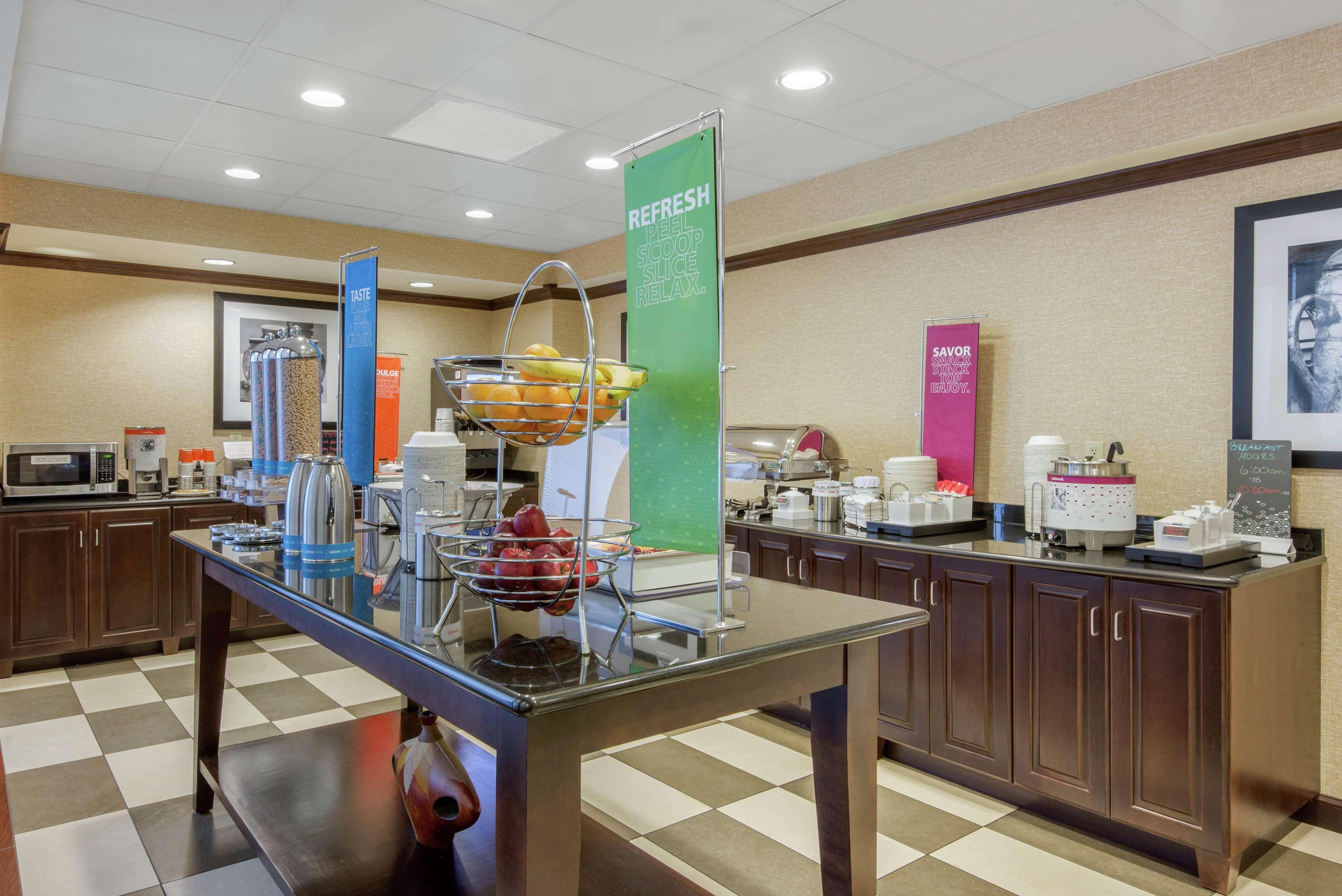 Hampton Inn Мийдвил Екстериор снимка