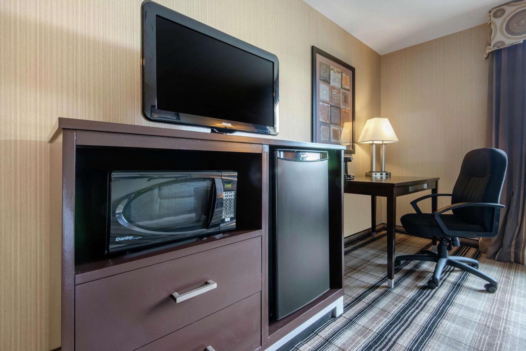 Hampton Inn Мийдвил Екстериор снимка