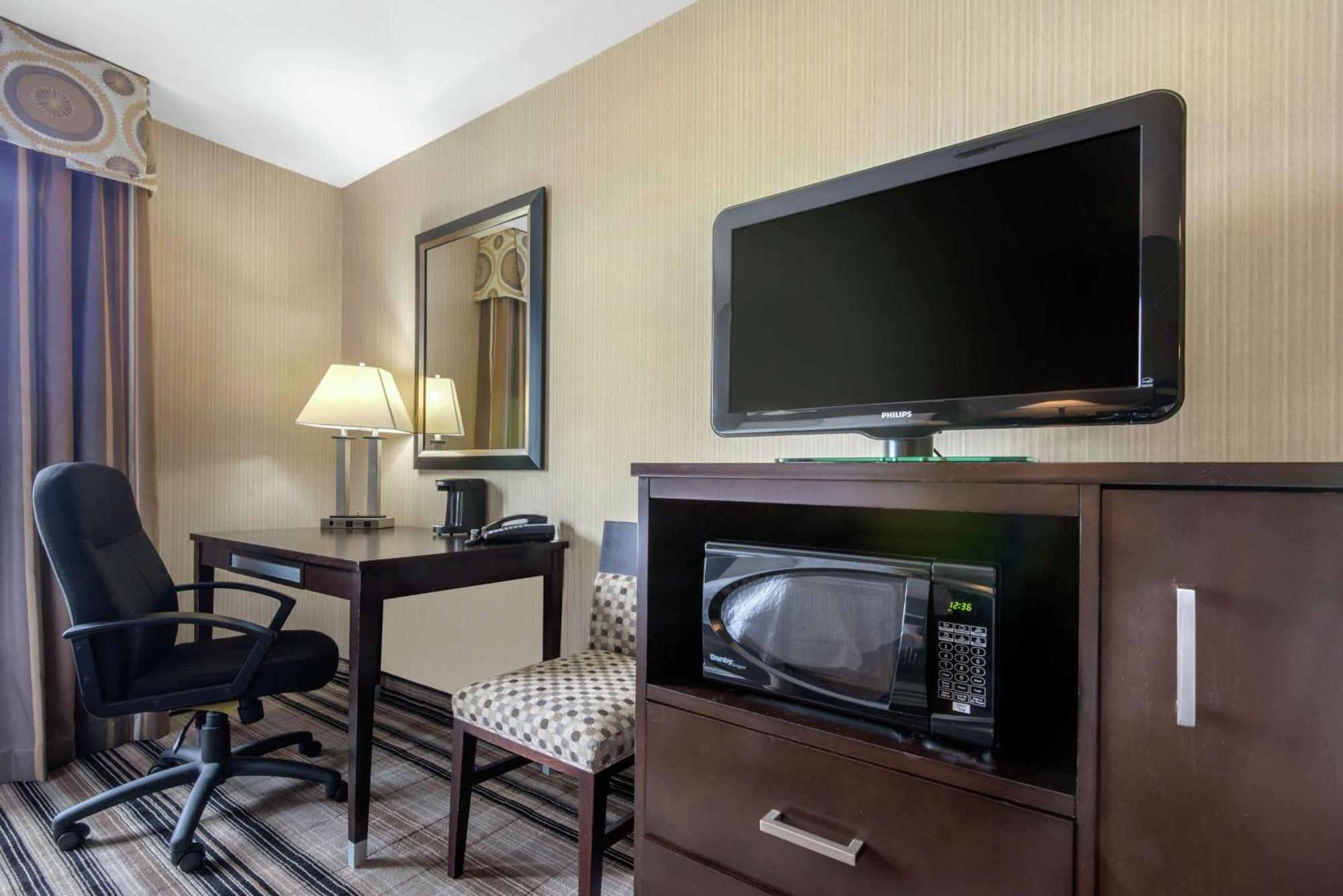 Hampton Inn Мийдвил Екстериор снимка